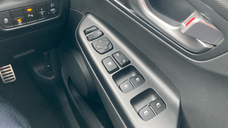 Hyundai KONA 150kW Premium 64kWh 5dr Auto Electric Hatchback